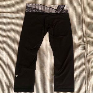 Lululemon wunder under crop mid rise size 8